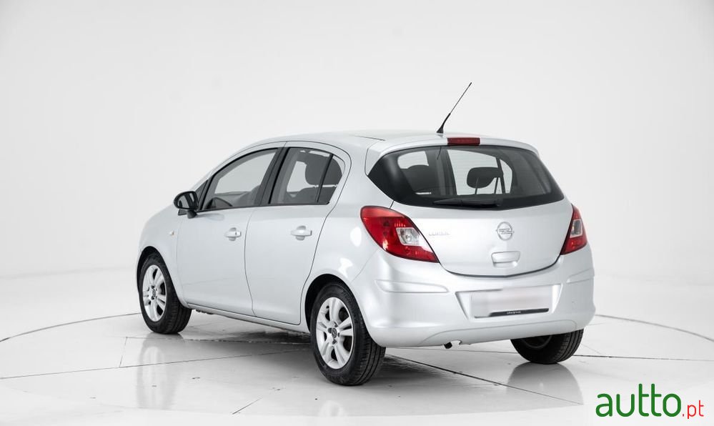 2011' Opel Corsa photo #4