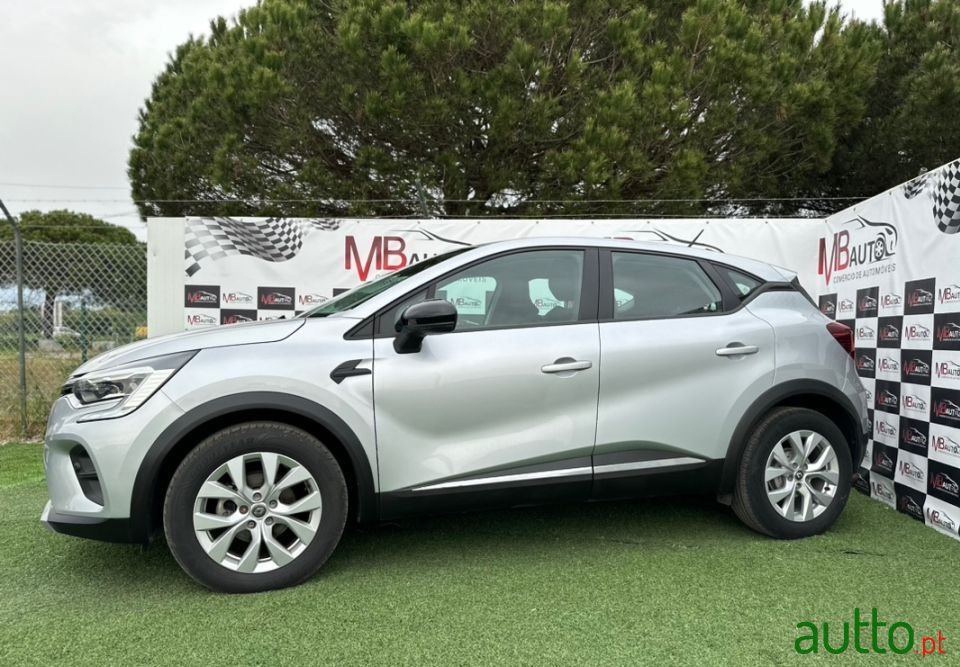 2020' Renault Captur photo #2