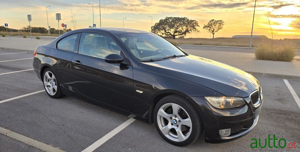 2009' BMW Série 3 D Coupe photo #1
