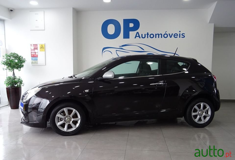 2012' Alfa Romeo MiTo photo #2