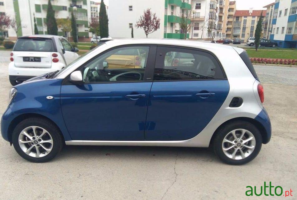 2015' Smart Forfour photo #1