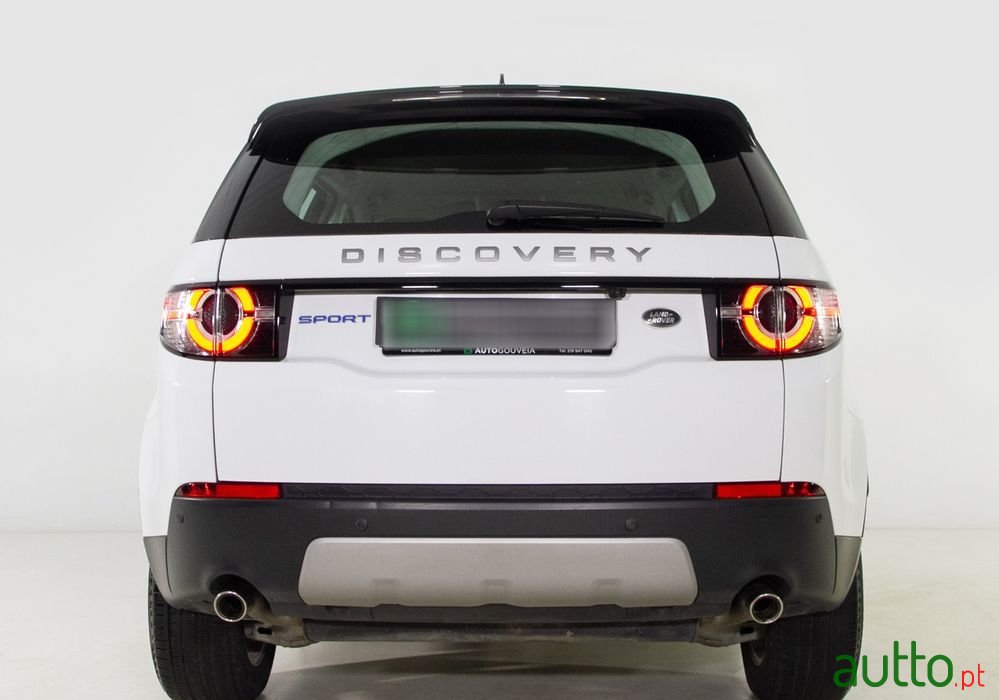 2016' Land Rover Discovery Sport photo #3