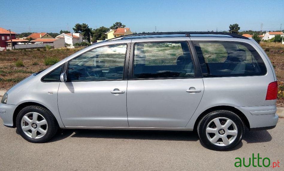 2001' SEAT Alhambra 1.9 Tdi  Sport photo #2
