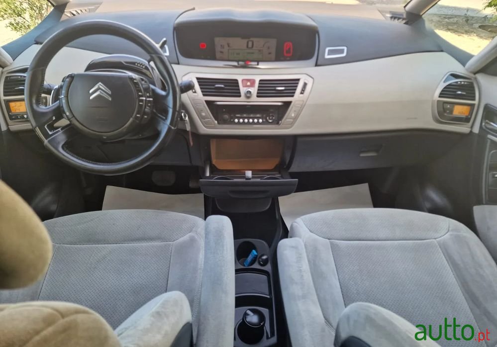 2008' Citroen C4 Grand Picasso photo #5