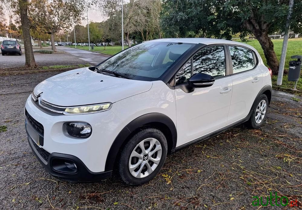 2018' Citroen C3 1.2 Puretech Feel photo #3