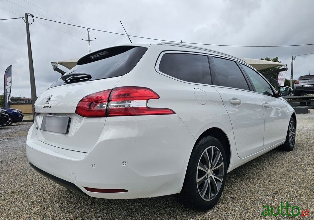 2017' Peugeot 308 Sw photo #5