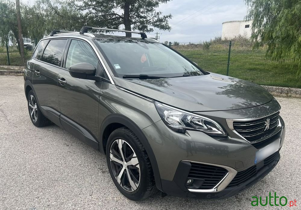 2018' Peugeot 5008 photo #1