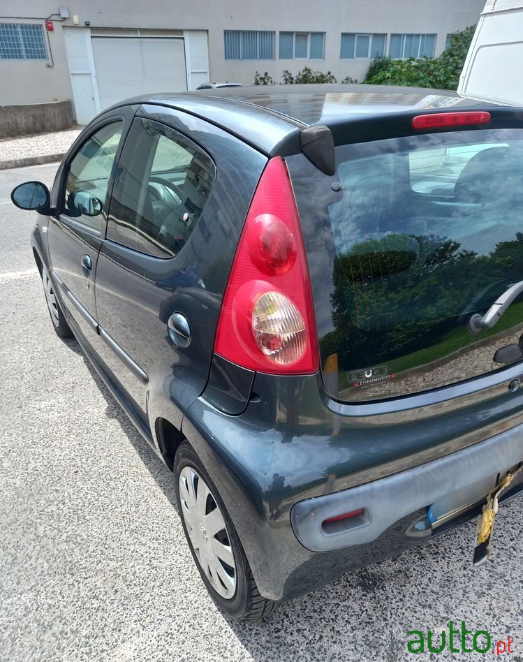 2006' Peugeot 107 photo #6