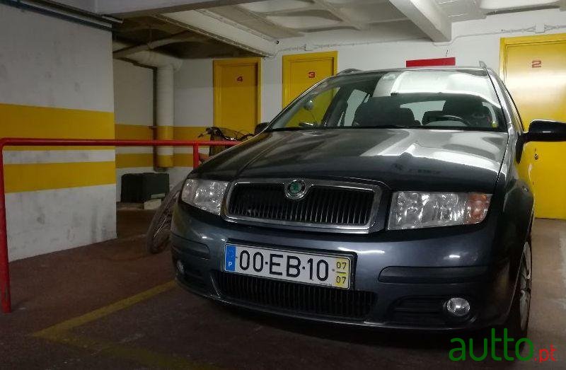 2007' Skoda Fabia Break photo #1