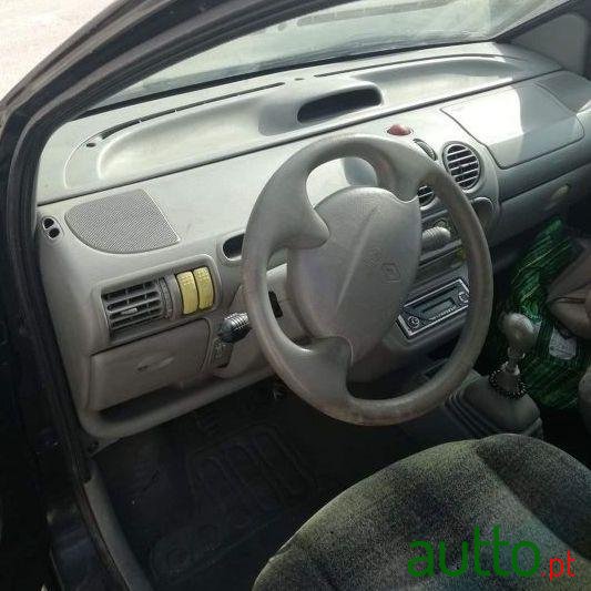 1999' Renault Twingo A photo #2