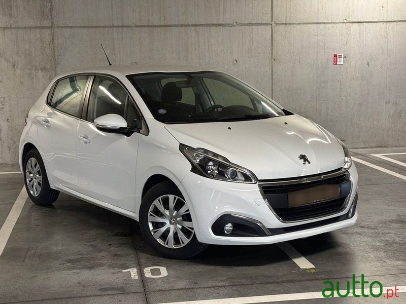 2019' Peugeot 208 photo #1
