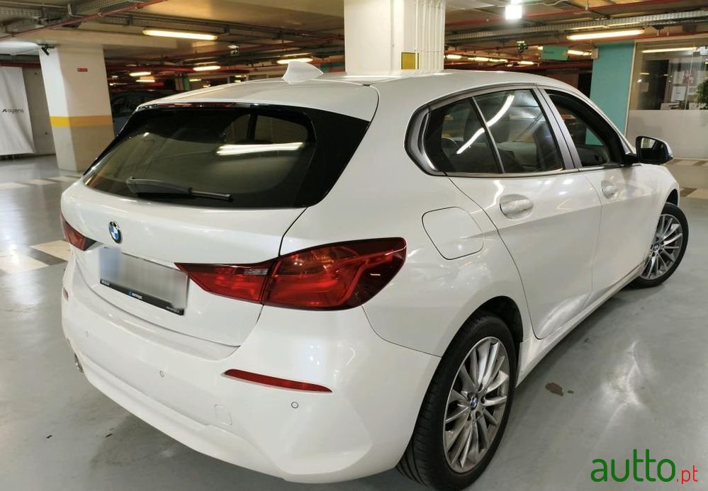 2022' BMW Série 1 photo #3