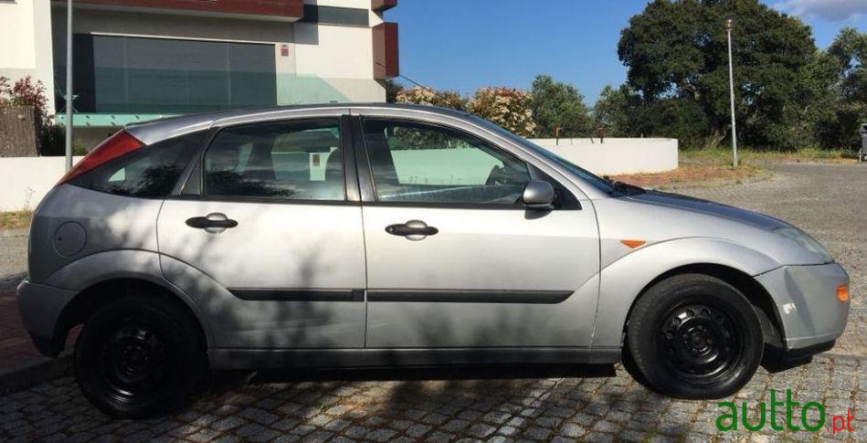 2001' Ford Focus photo #3