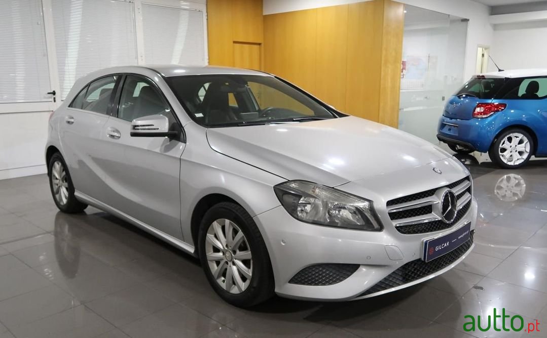 2015' Mercedes-Benz A-160 photo #2