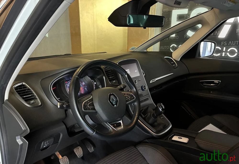 2019' Renault Scenic photo #4