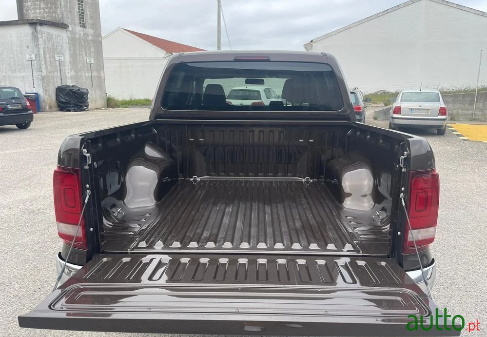 2022' Volkswagen Amarok photo #4