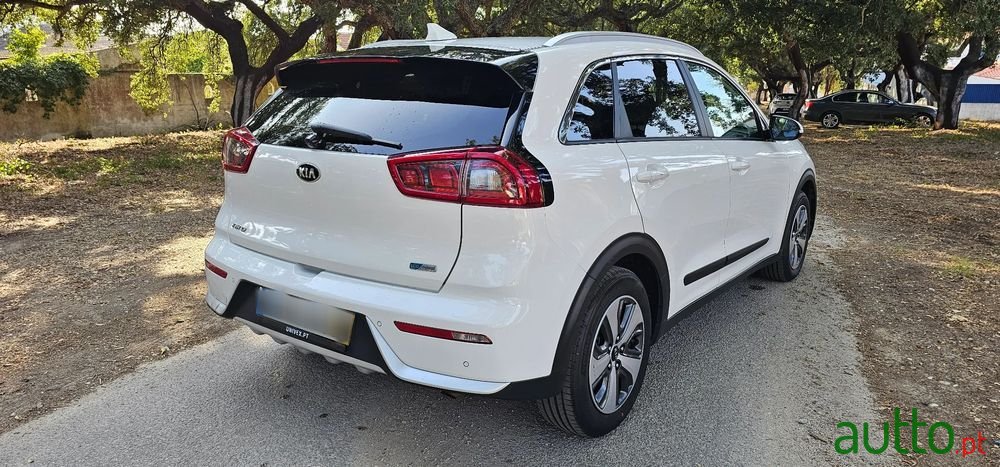2019' Kia Niro 1.6 Gdi Hev Ex photo #3