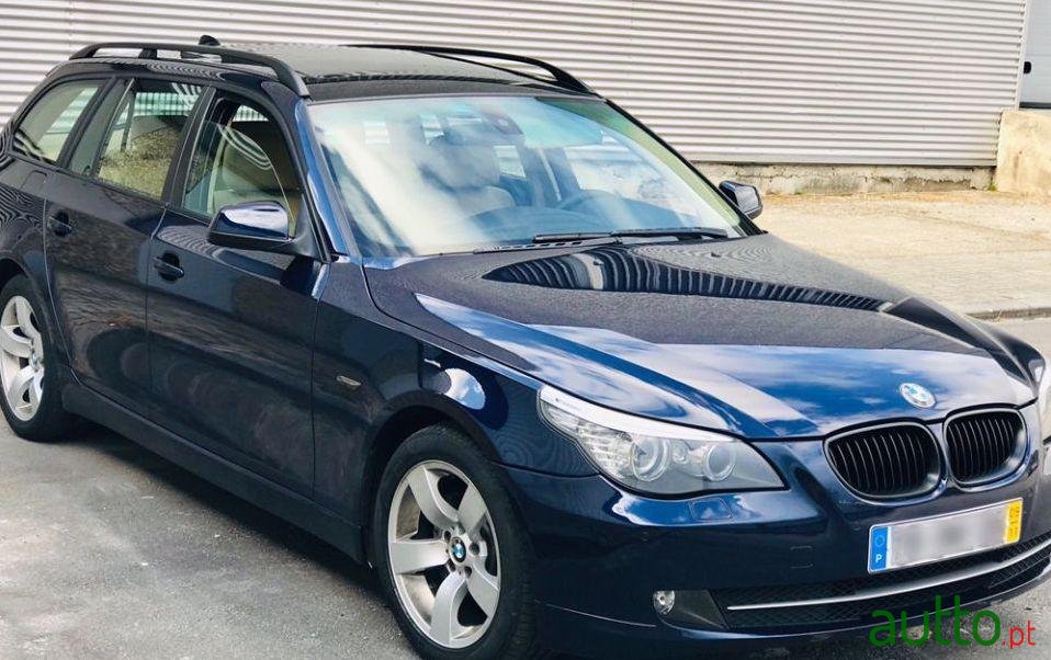 2009' BMW 520 Lci photo #1