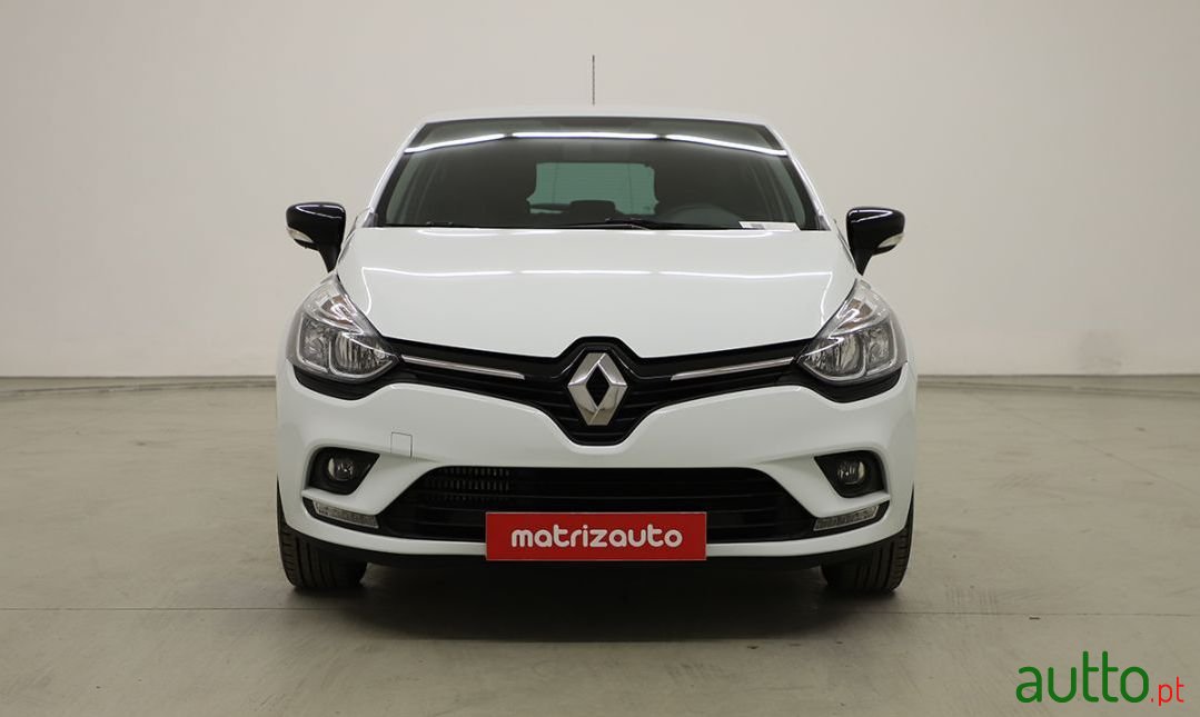 2019' Renault Clio photo #2