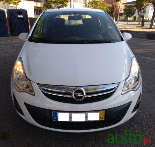 2011' Opel Corsa photo #3