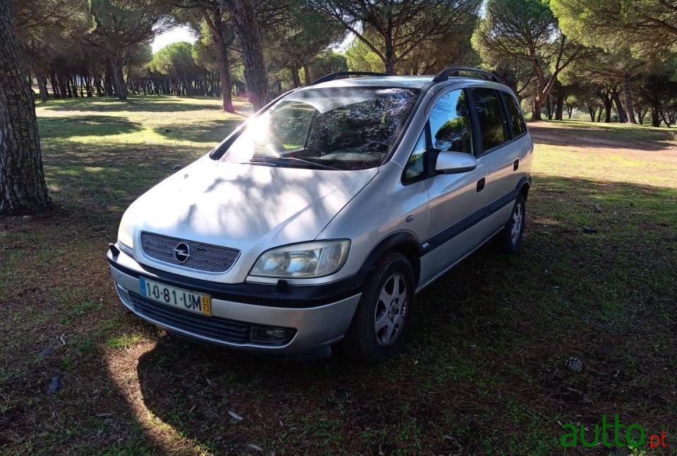 2002' Opel Zafira photo #2
