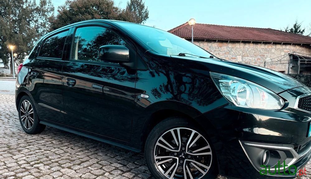 2017' Mitsubishi Space Star photo #1