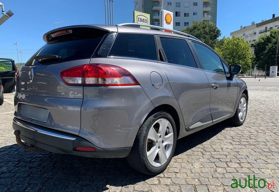 2016' Renault Clio Sport Tourer photo #3