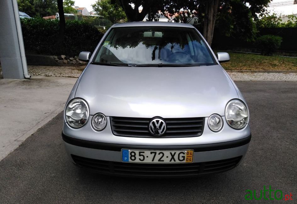 2004' Volkswagen Polo photo #2
