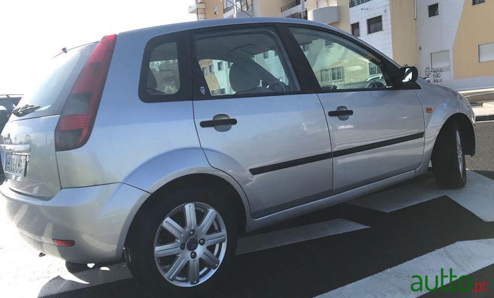 2002' Ford Fiesta 1.4 Guia photo #1