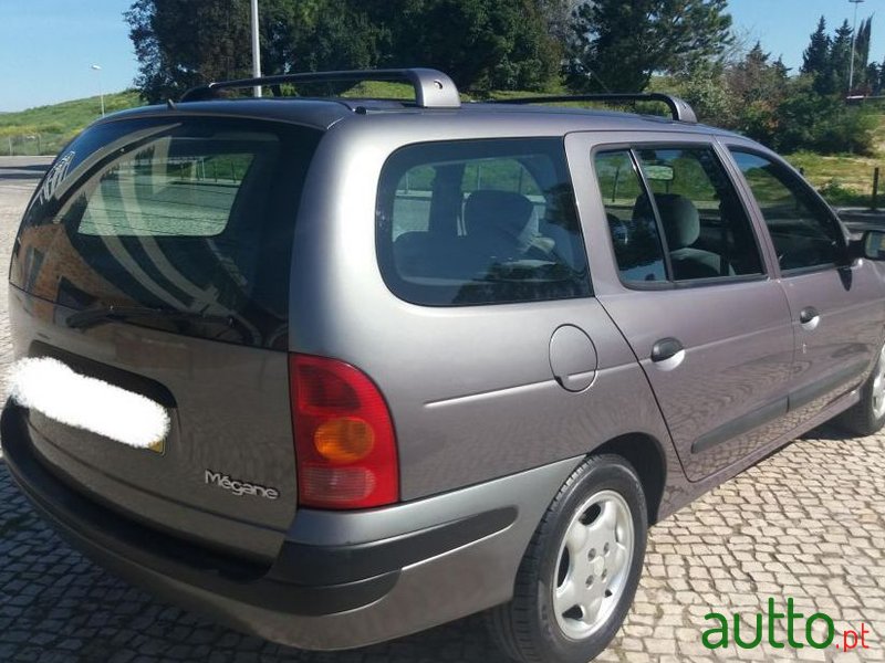 2001' Renault Megane Break photo #3