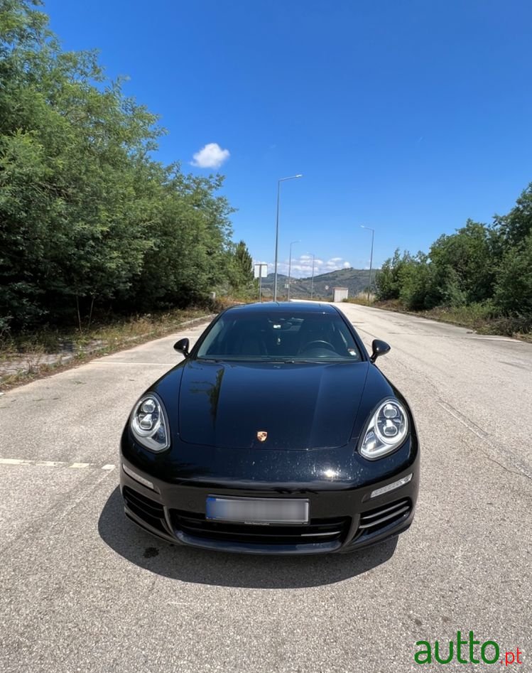 2016' Porsche Panamera S E-Hybrid photo #3