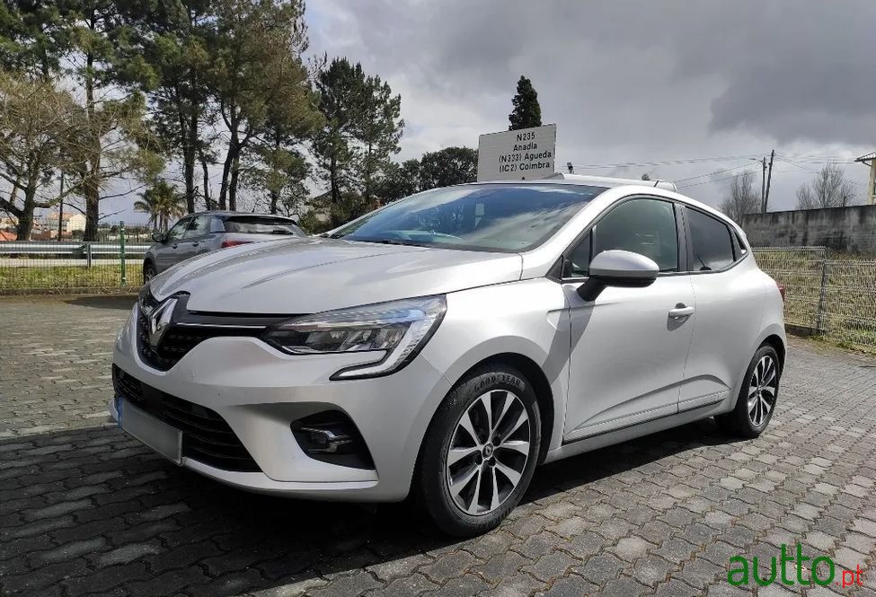 2020' Renault Clio photo #1