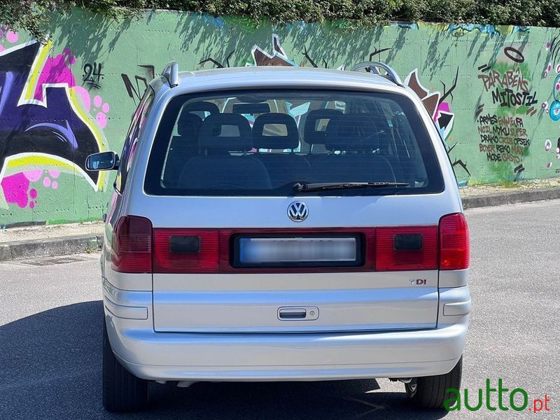 2003' Volkswagen Sharan 1.9 Tdi Confortline photo #5