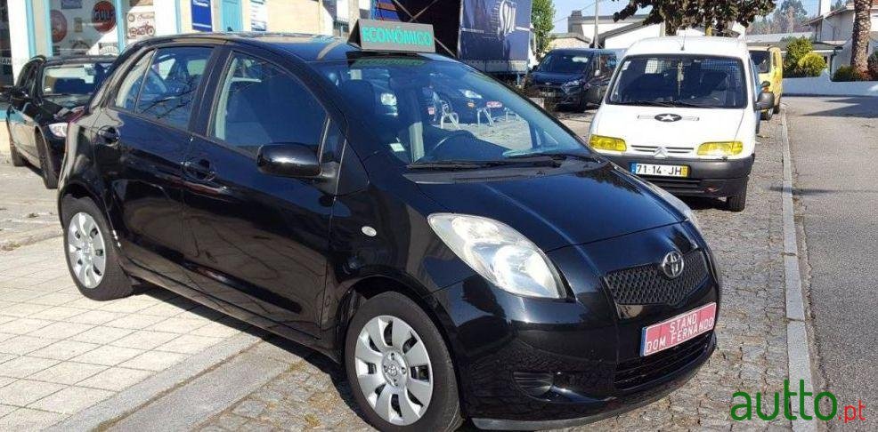 2007' Toyota Yaris photo #1