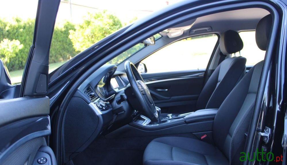 2013' BMW Série 5 D Line Luxury photo #4