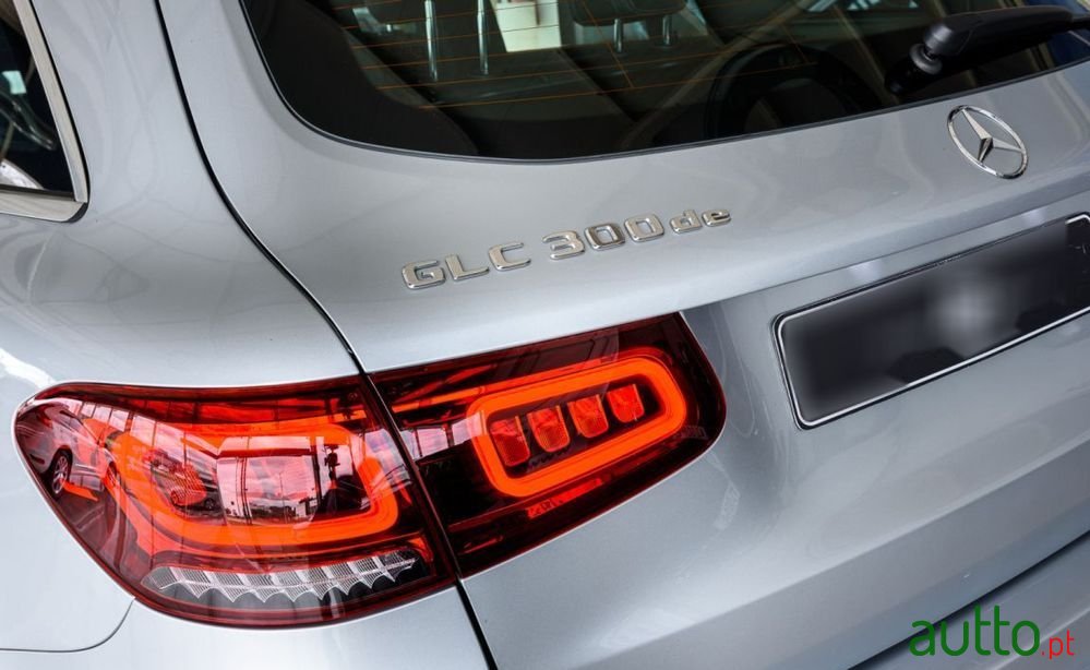 2020' Mercedes-Benz GLC 300 De 4Matic photo #6