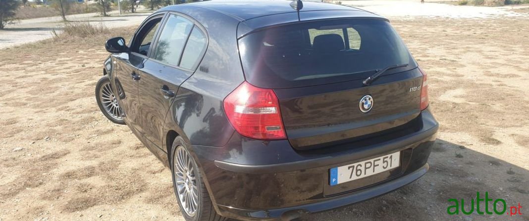 2010' BMW 118 Sport photo #1