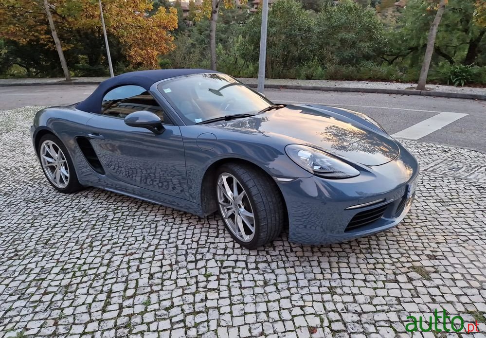2016' Porsche 718 Boxster photo #2