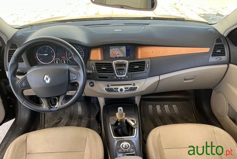 2010' Renault Laguna 2.0 Dci Initiale photo #1