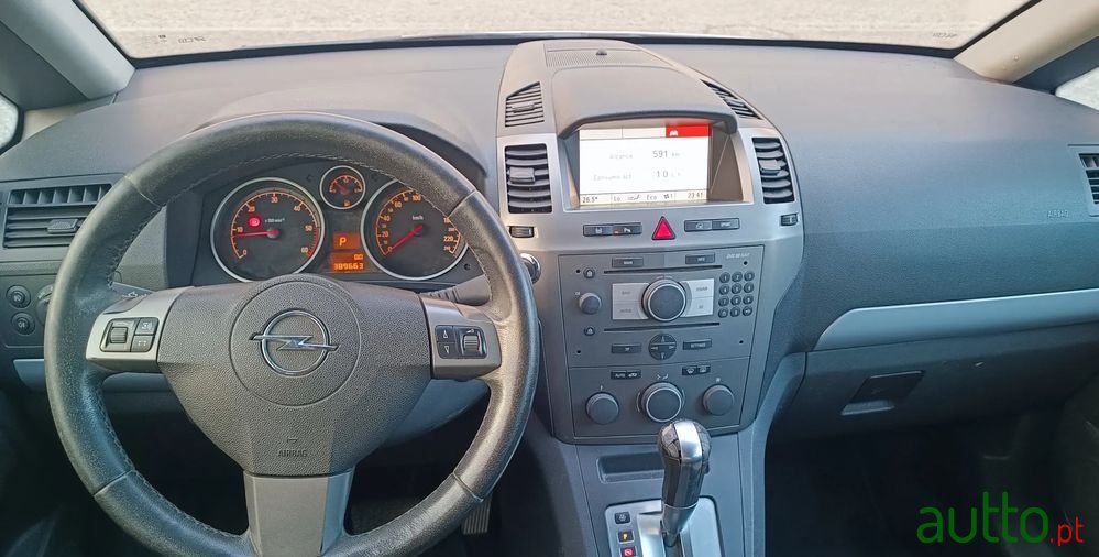 2006' Opel Zafira photo #1