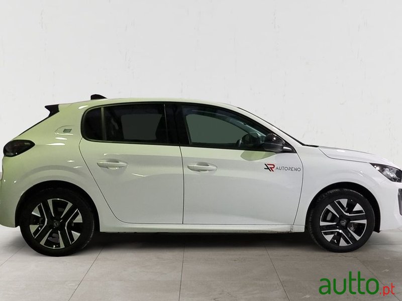 2023' Peugeot e-208 54 Kwh Allure photo #6