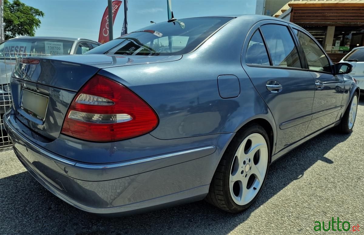 2003' Mercedes-Benz E-270 photo #5