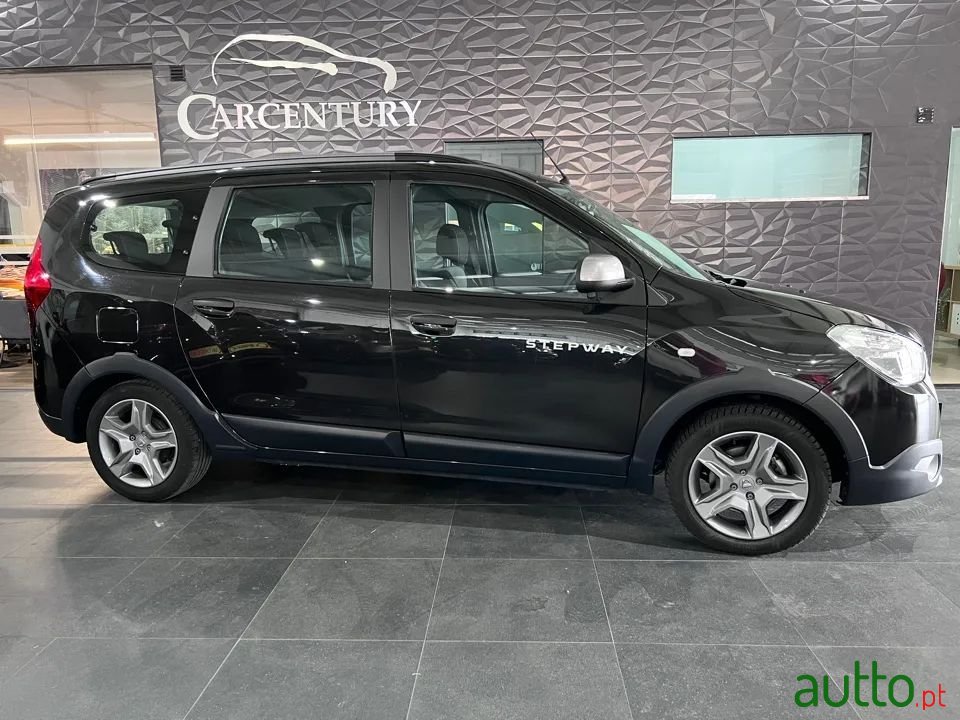 2021' Dacia Lodgy photo #1