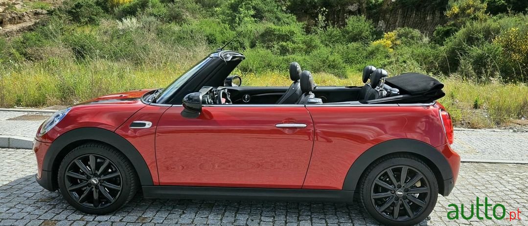 2016' MINI Cabrio photo #2