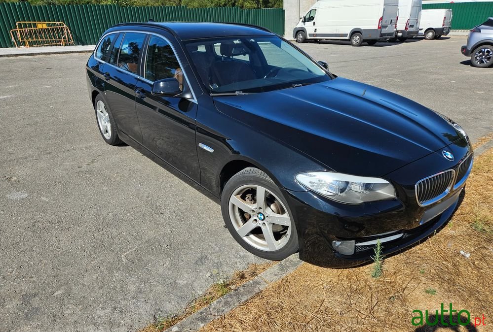2010' BMW Série 5 D Touring photo #4