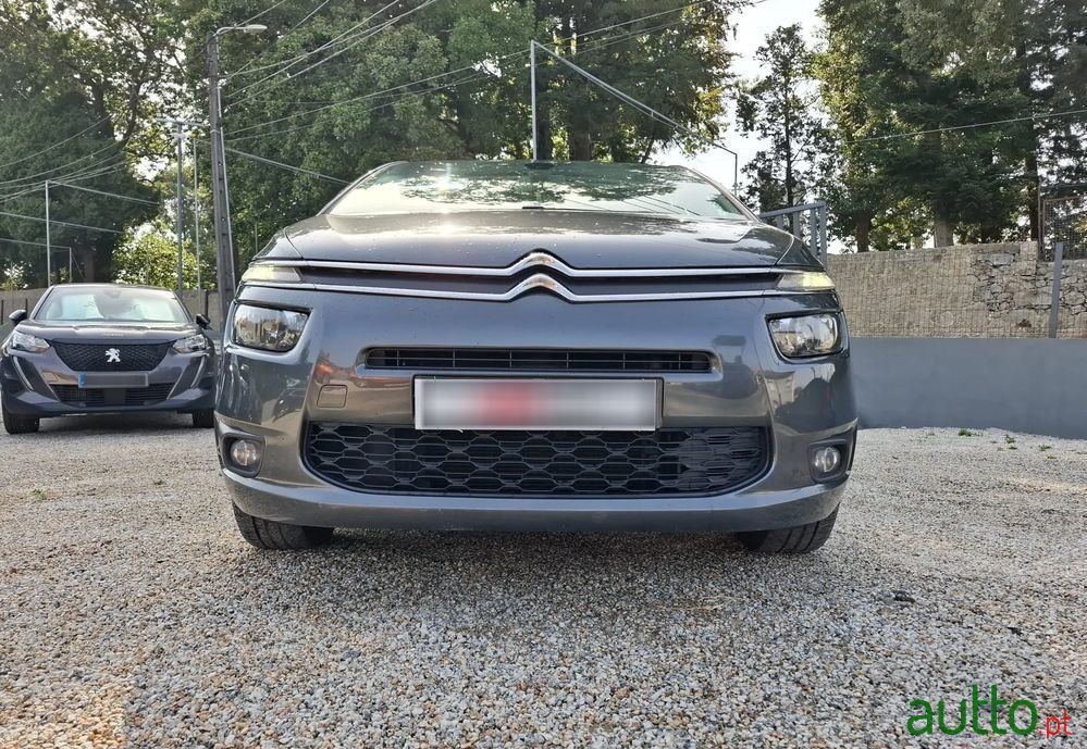 2015' Citroen C4 Grand Picasso photo #3
