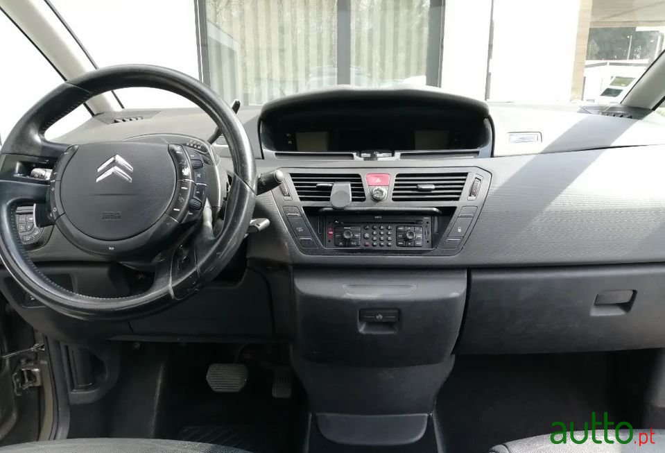 2007' Citroen C4 Grand Picasso photo #3