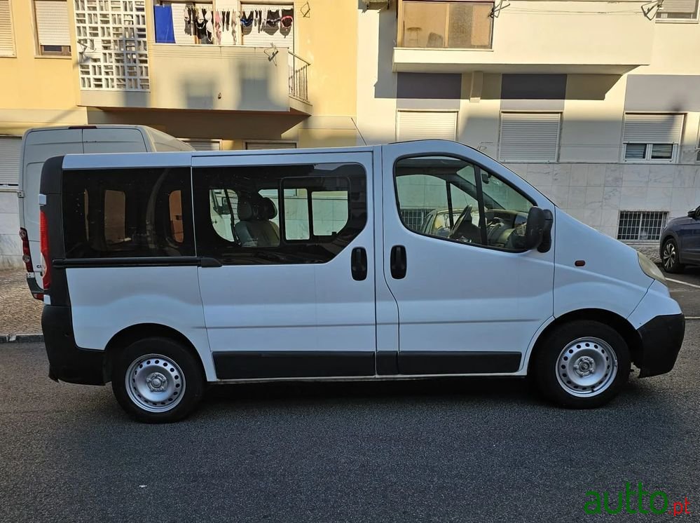 2009' Opel Vivaro photo #3