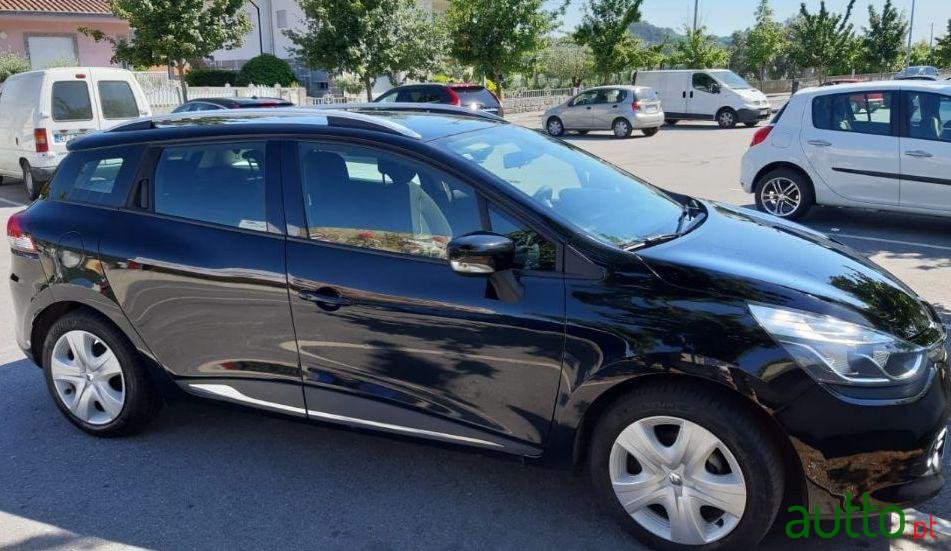 2016' Renault Clio Sport Tourer photo #2