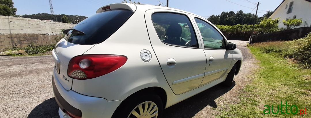 2010' Peugeot 206 Plus photo #3